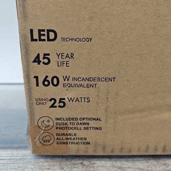 Code Dusk-to-Dawn Security Light (3800145) 6.9" W x 5" D x 11" H [D5] - Picture 13 of 14